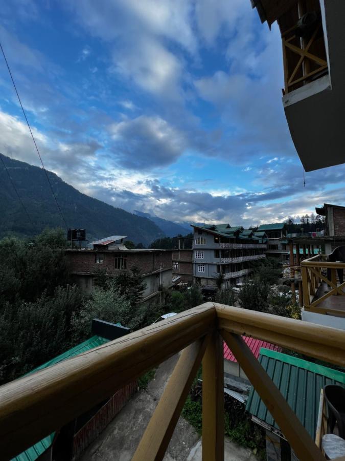 Yolo Backpackers - Manali Hostel Exterior photo