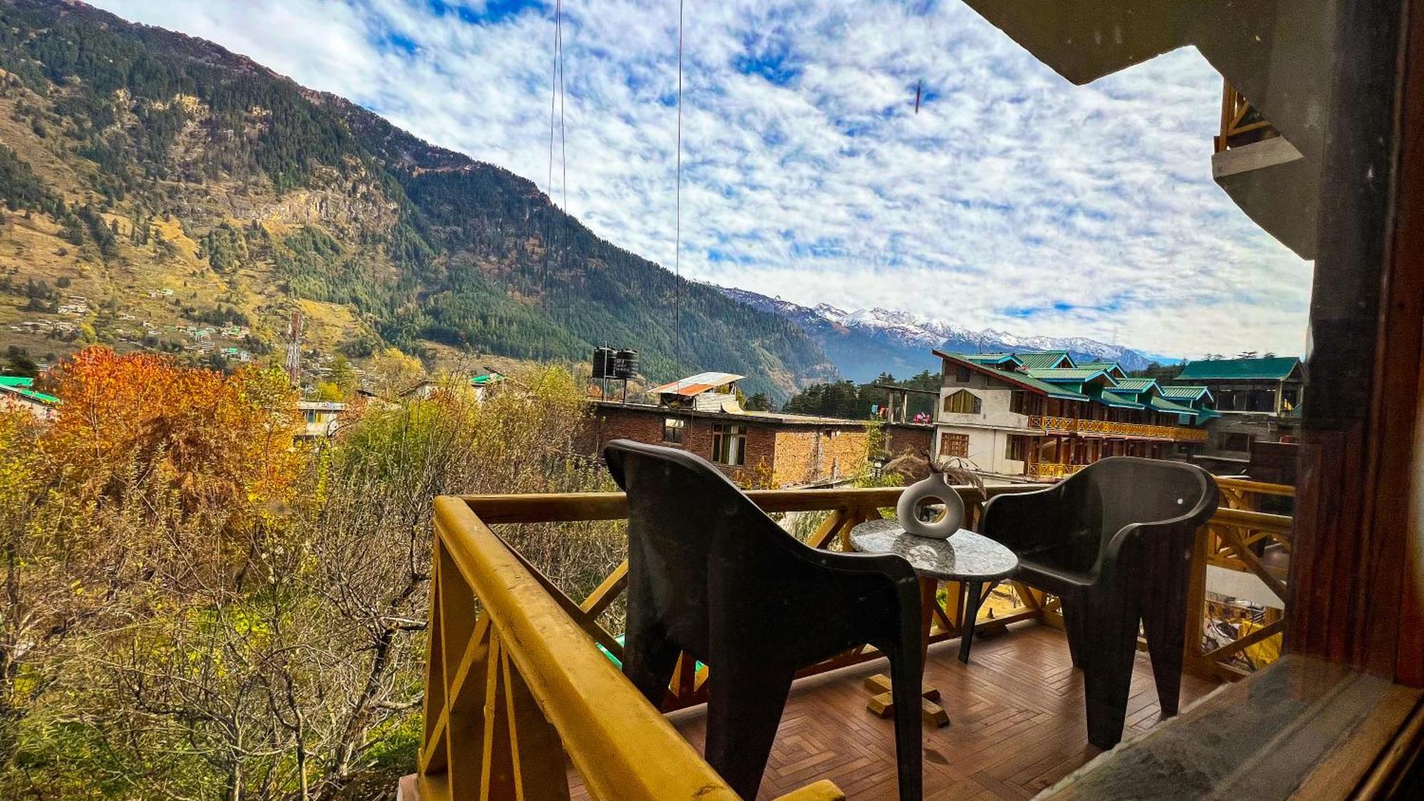 Yolo Backpackers - Manali Hostel Exterior photo